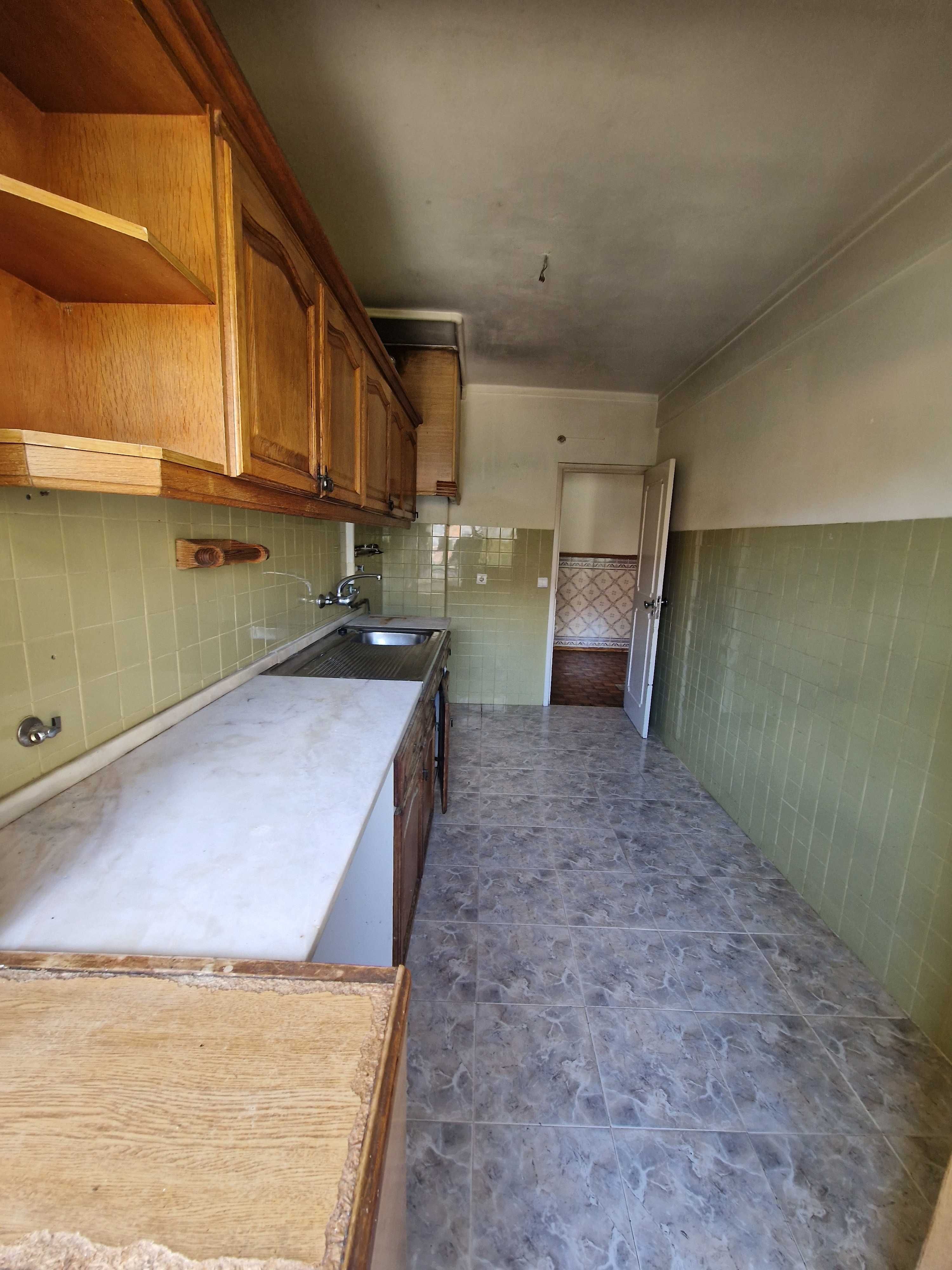 Vende-se T2 em Arcena