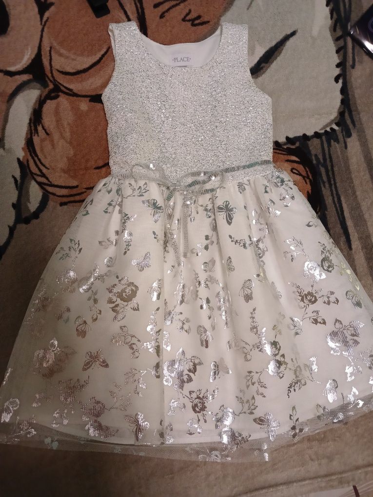 Дитяча вишукана сукня на 7-8 років