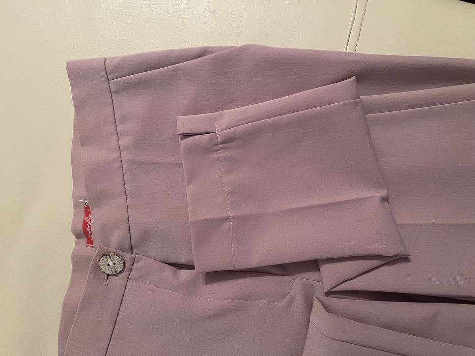 Брючний костюм у ідеальному стані!!! Колір у рази ніжніший ніж на фото