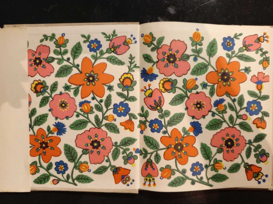 Книга 1970 р. Ю. Белічко А. Вюник українське народне весілля.