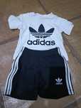 Conjunto adidas 12 meses