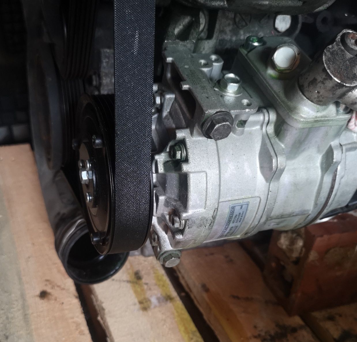 Silnik 1.9 TDI kompletny sprawny Volkswagen Golf 5 model - BXF025171
