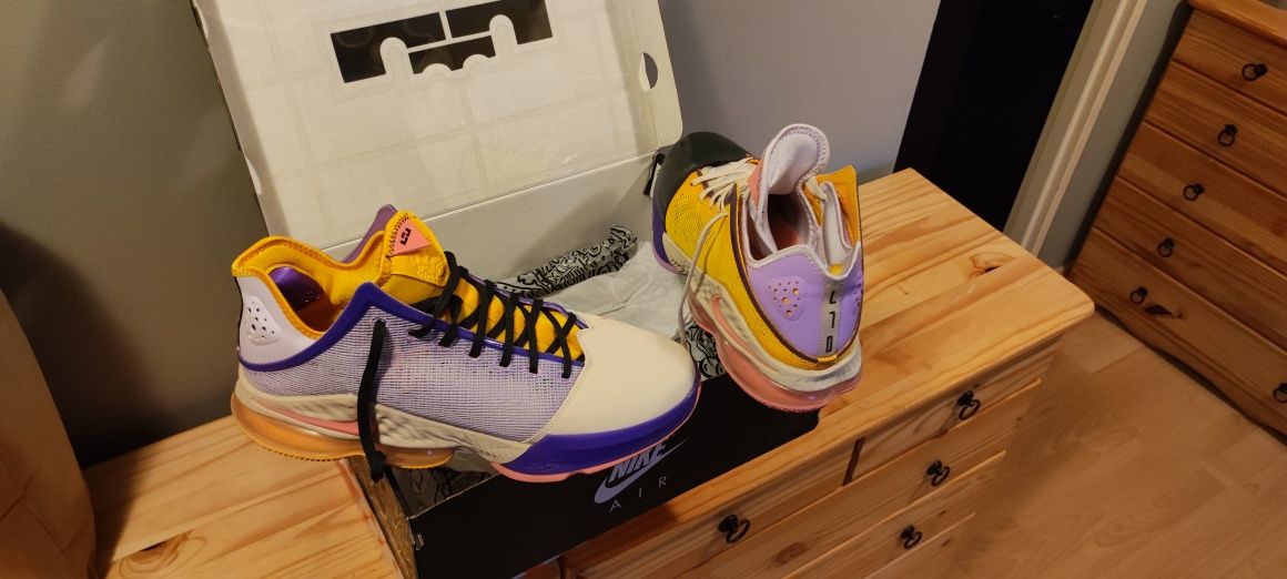Adidasy LeBron James roz 48