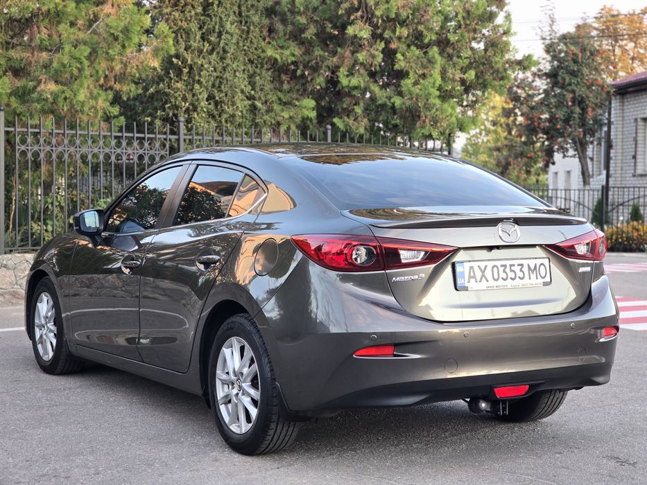 Продам свою Mazda 3 1.5л - 2017г ( ОФИЦИАЛЬНАЯ )
