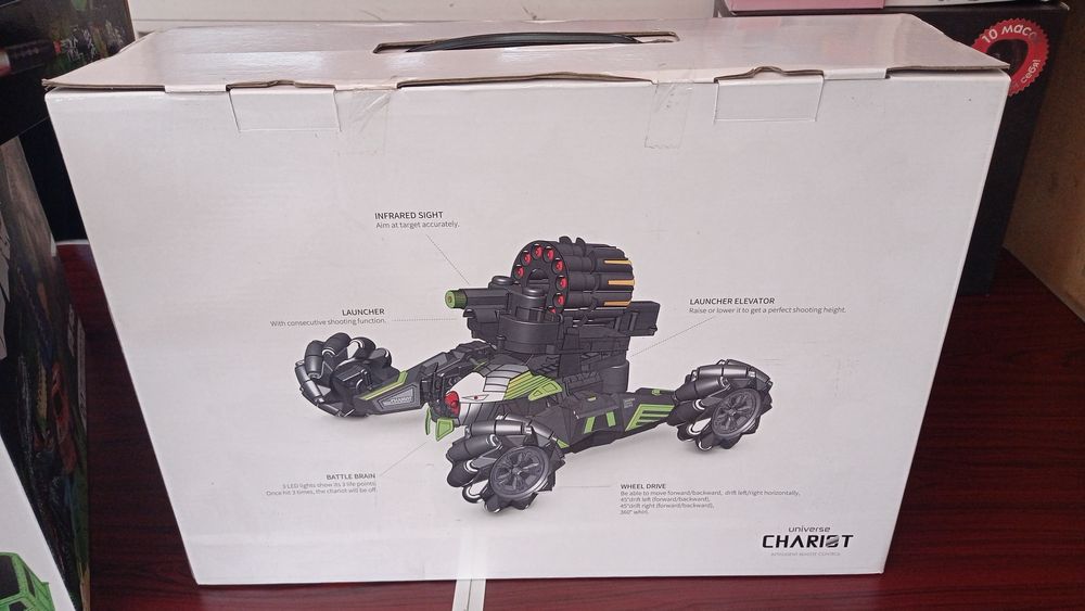 Танк на радіоуправлінні стріляє патронами Universe Chariot 360° пульт