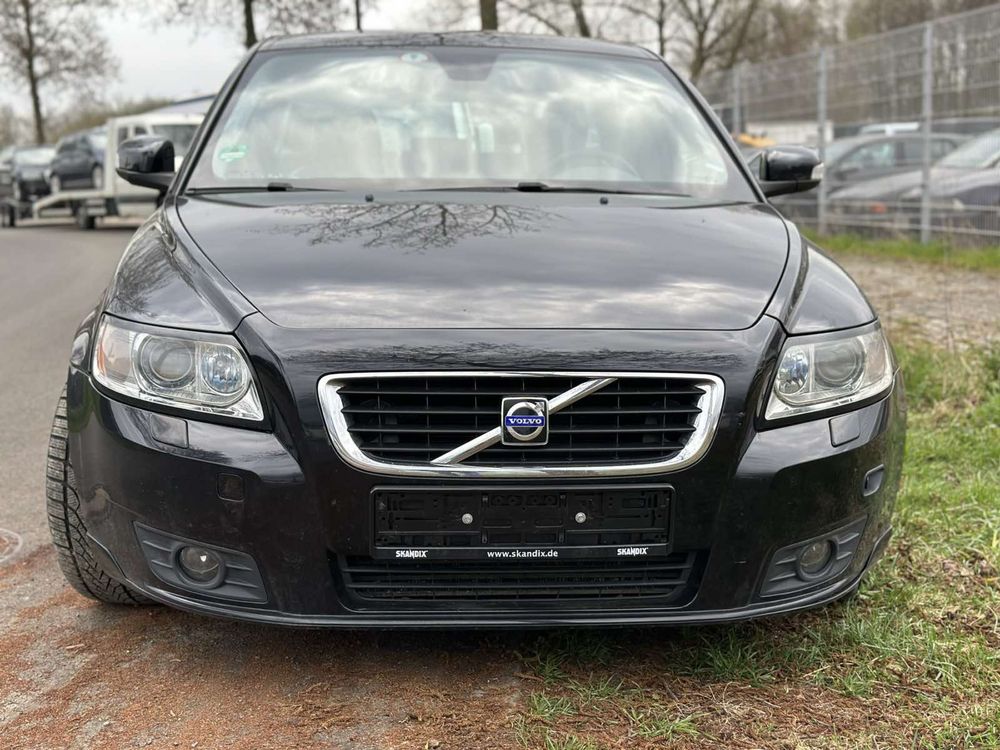 Авторозборка Volvo V50 S40 Розборка В50 Запчасти Шрот Мотор КПП Бампер