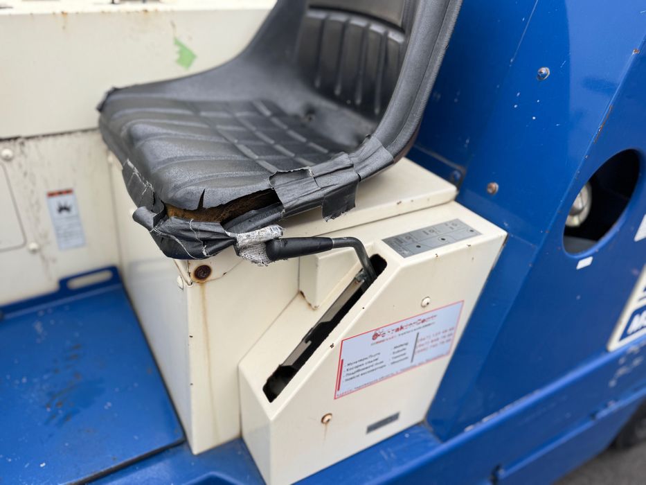 Підмітальна машина Mitsubishi MS66a