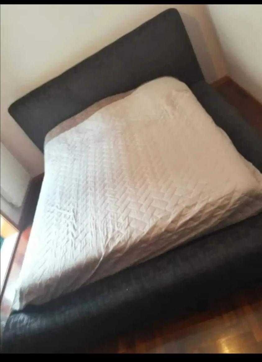 Estrutura de cama com estrado