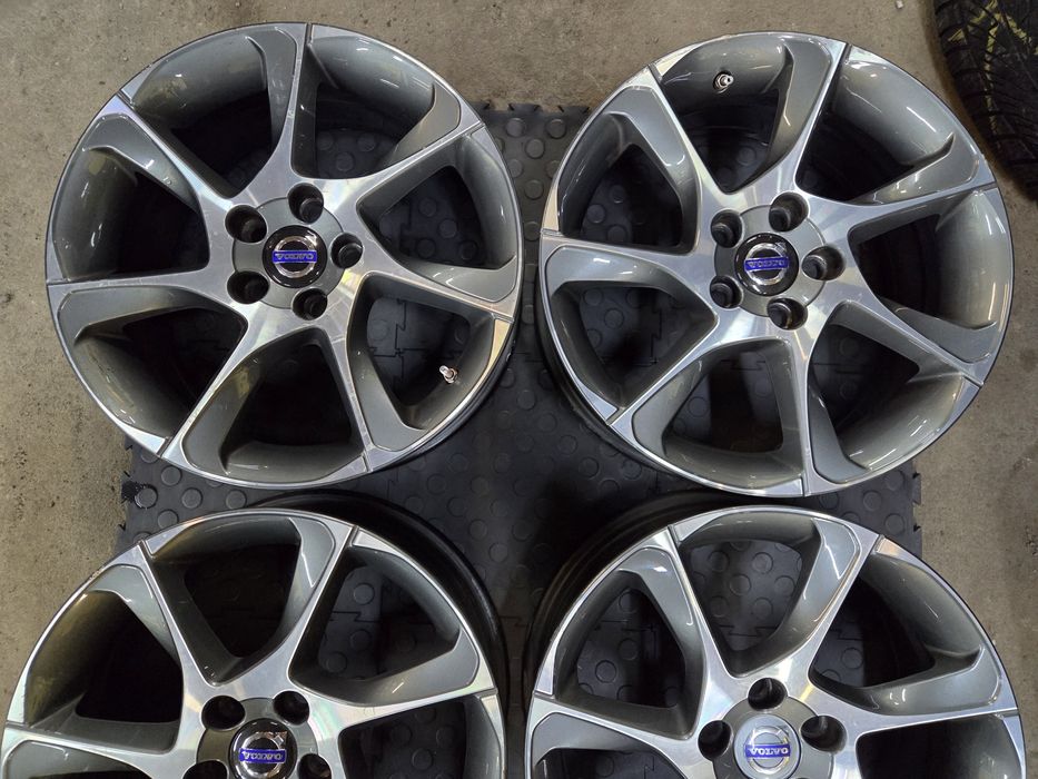 Felgi Aluminiowe 5x108 7Jx17 ET50 Volvo Ocean Race