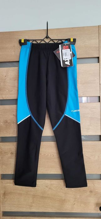 Dziecięce spodnie sportowe nowe R.134