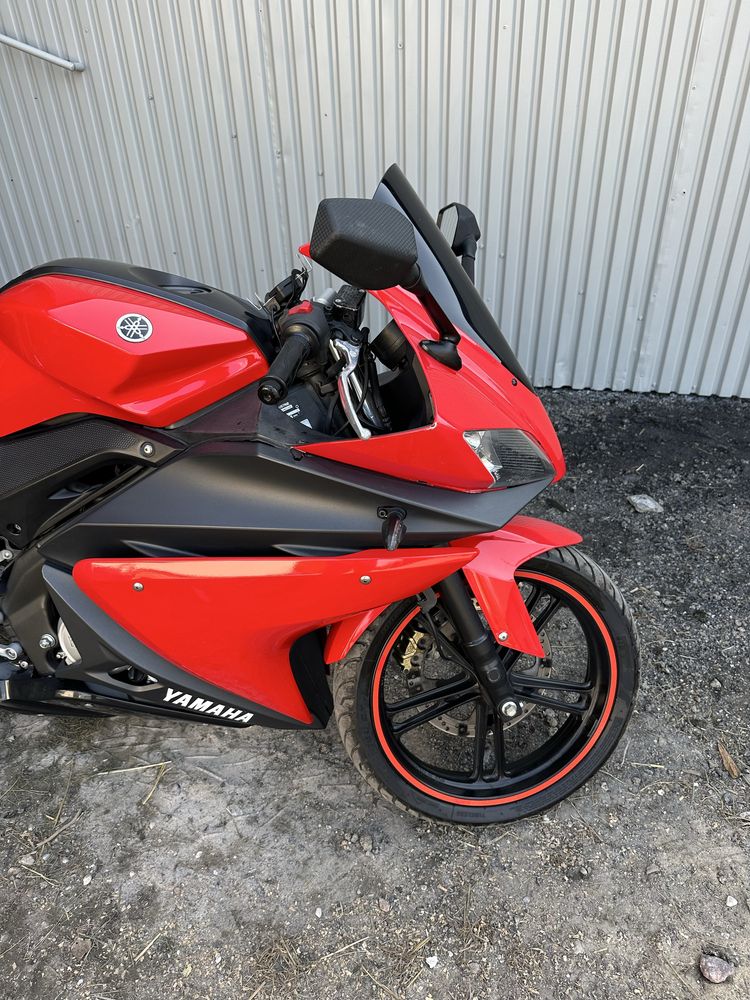 YAMAHA YZF R125 (niski przebieg)