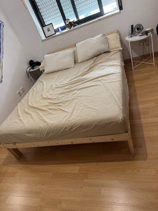 Cama de casal ikea com colchao- 140x200cm /