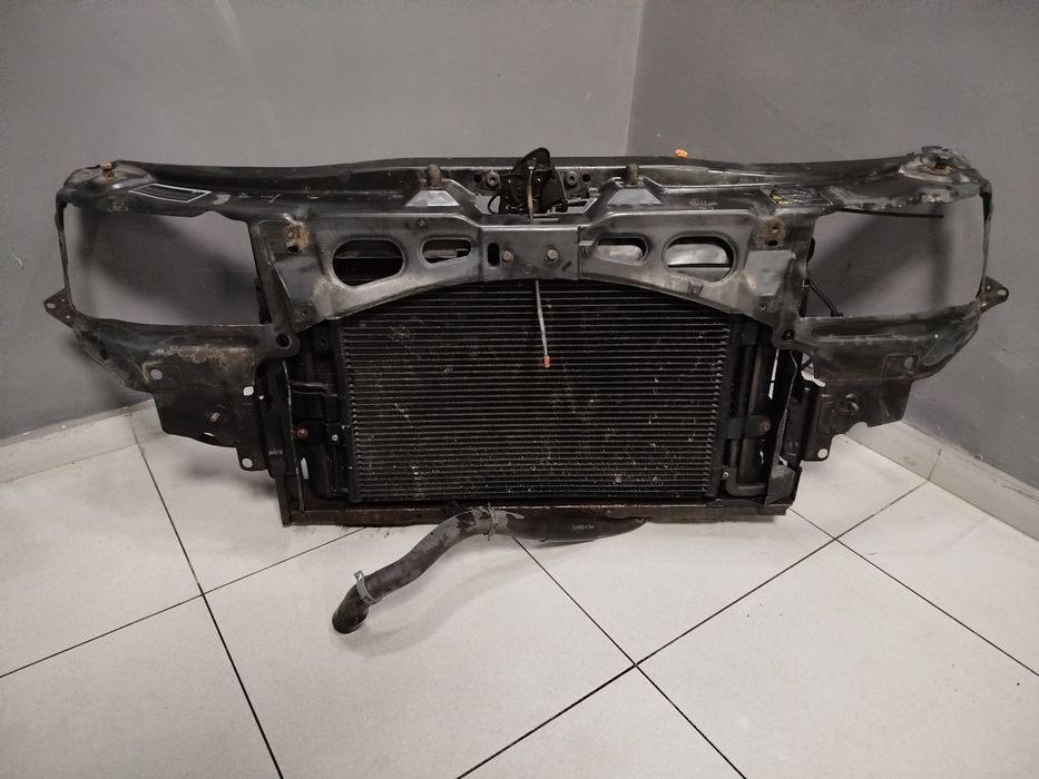 Передня панель  рамка супорт радіатора телевізор skoda octavia тур