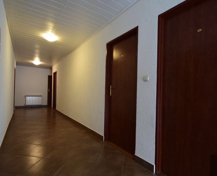 Sylwesyer  Caly Dom do wynajecia..Wolne  pokoje nad Soliną Pokoje nocl