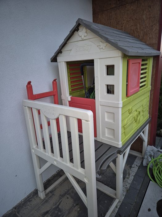 Smoby Domek ogrodowy dziecięcy ze zjeżdżalnią