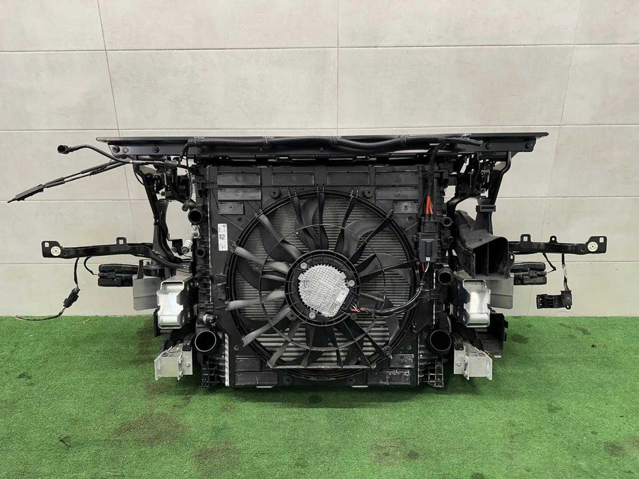 BMW X6 G06 Передня панель телевізор