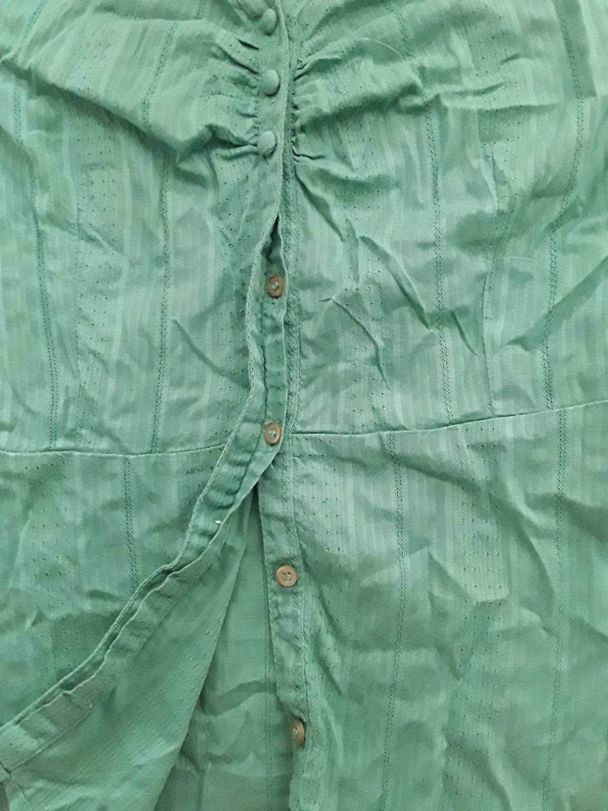 Camisa da H&M em verde azeitona tam. 40 (?)