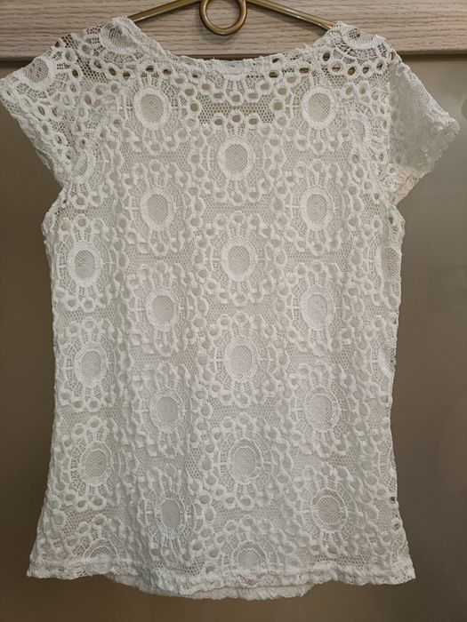 Мереживна блузка з короткими рукавами кольору айворі