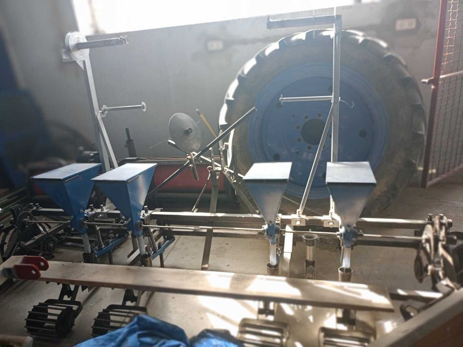 Сівалка овочева для мінітрактора, сівалка для капусти.