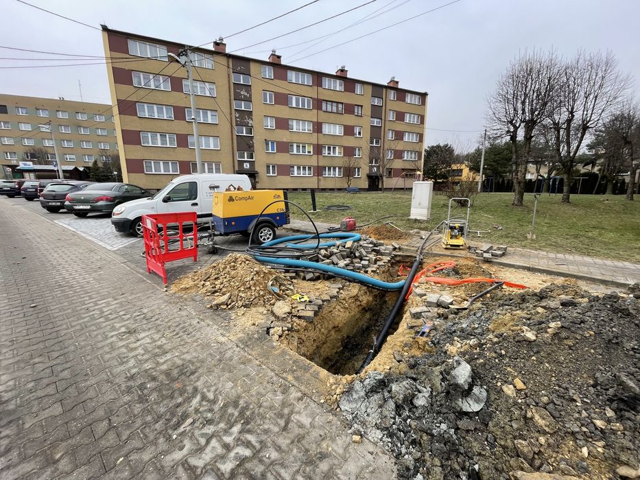 Przeciski pod drogami Kret Przecisk Przewiert Przejścia Bezwykopowo