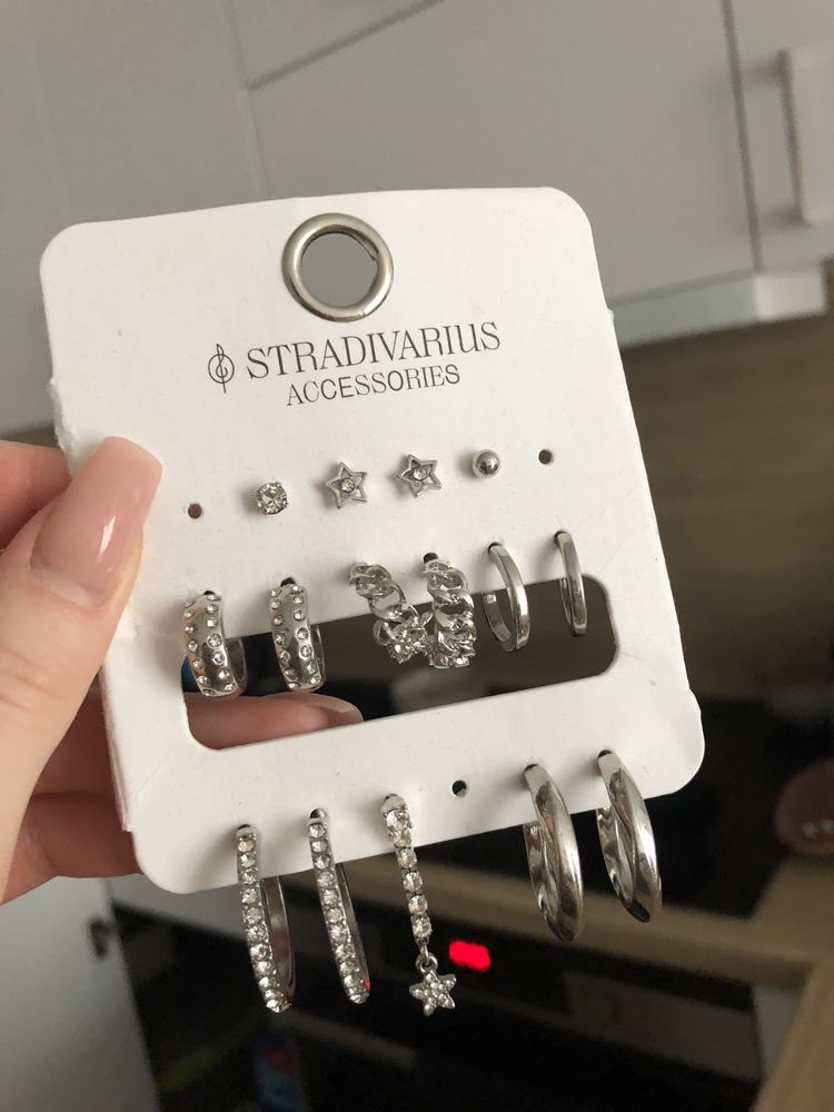 Zestaw srebrnych kolczykow z krysztalkami stradivarius y2k