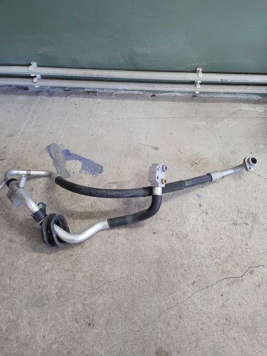 Przewód rurka klimatyzacji audi a4 b8