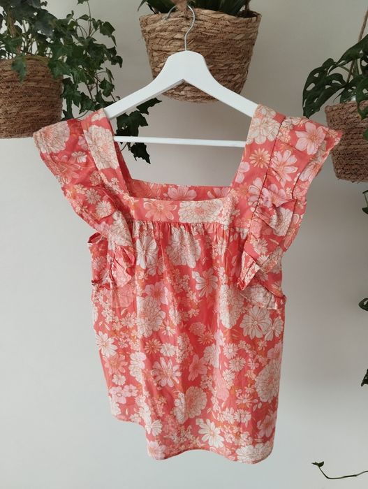 Letnia bluzka w kwiaty, z falbankami, top, zwiewna, różowa, na wakacje