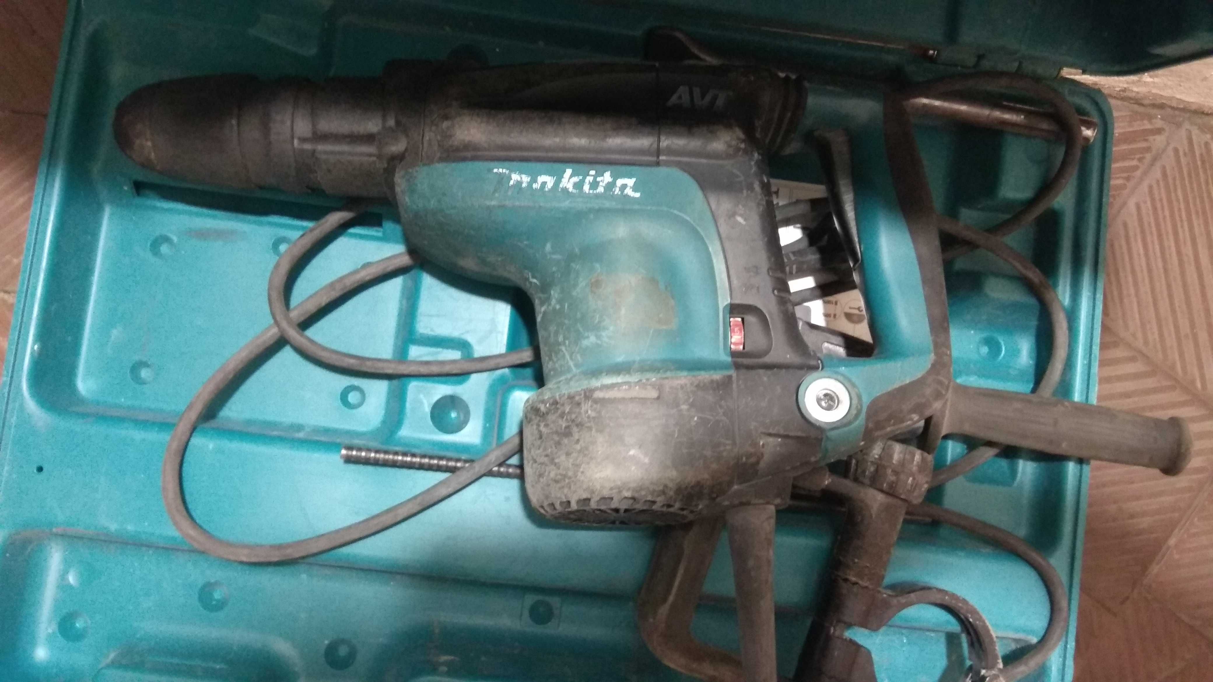 Młotowiertarki Sieciowe Makita hr 4011C 1100 W