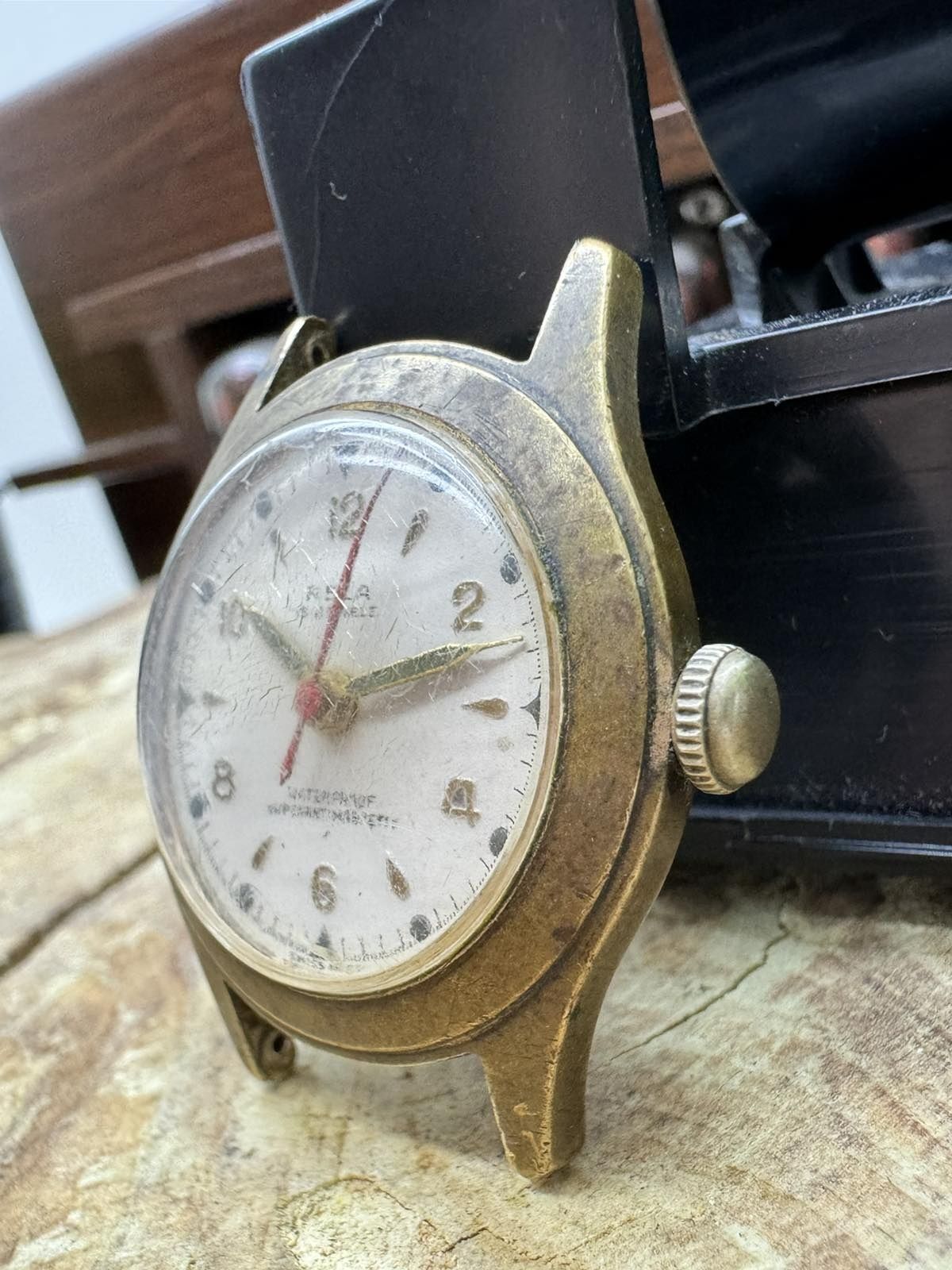 Stary zegarek rela swiss made na chodzie