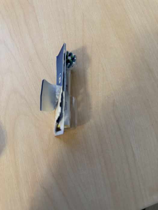 Електрична зубна щітка Oral-B PRO 2000