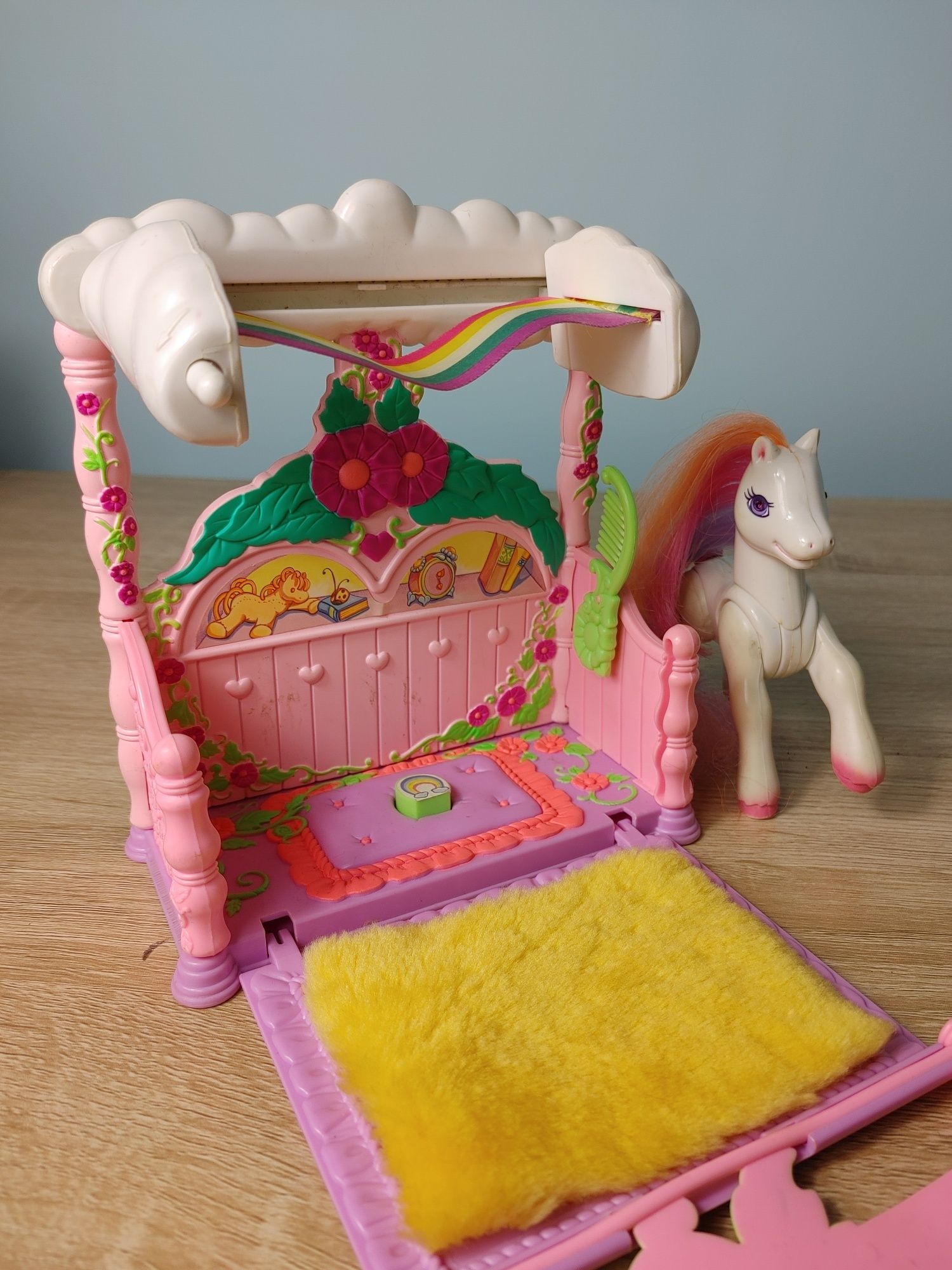 Lady Light Heart Canopy Bed my little pony 1997 g2 konik kucyk