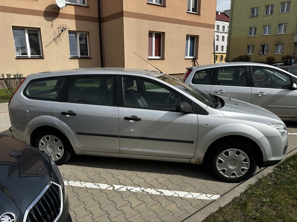 Ford focus kombi 1.4 benzyna