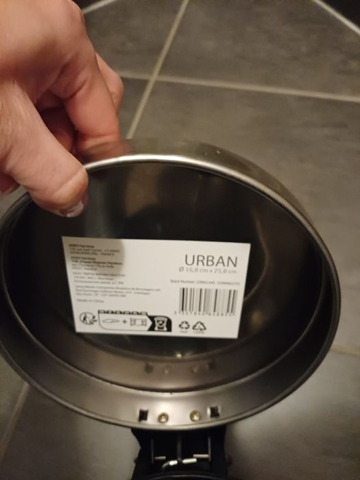 Mały kosz na smieci metalowy