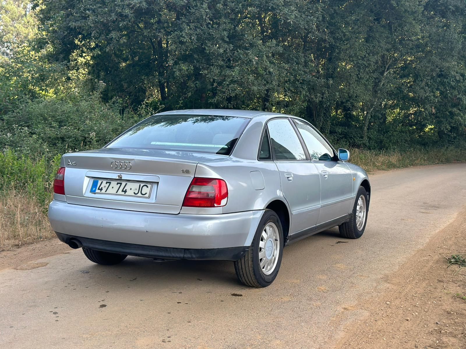 Audi A4 1.6 100cv
