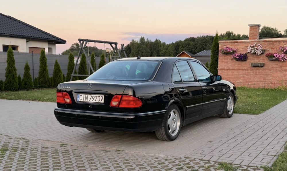 Mercedes W210 E280