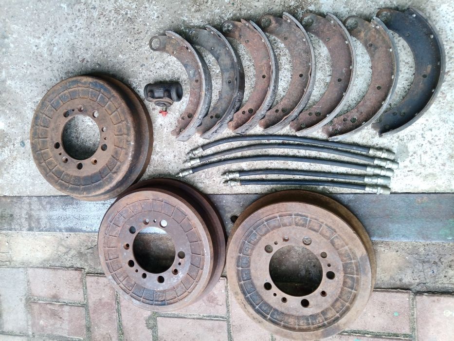 Тормозной цилиндр, барабан, шланг. Уаз Волга.