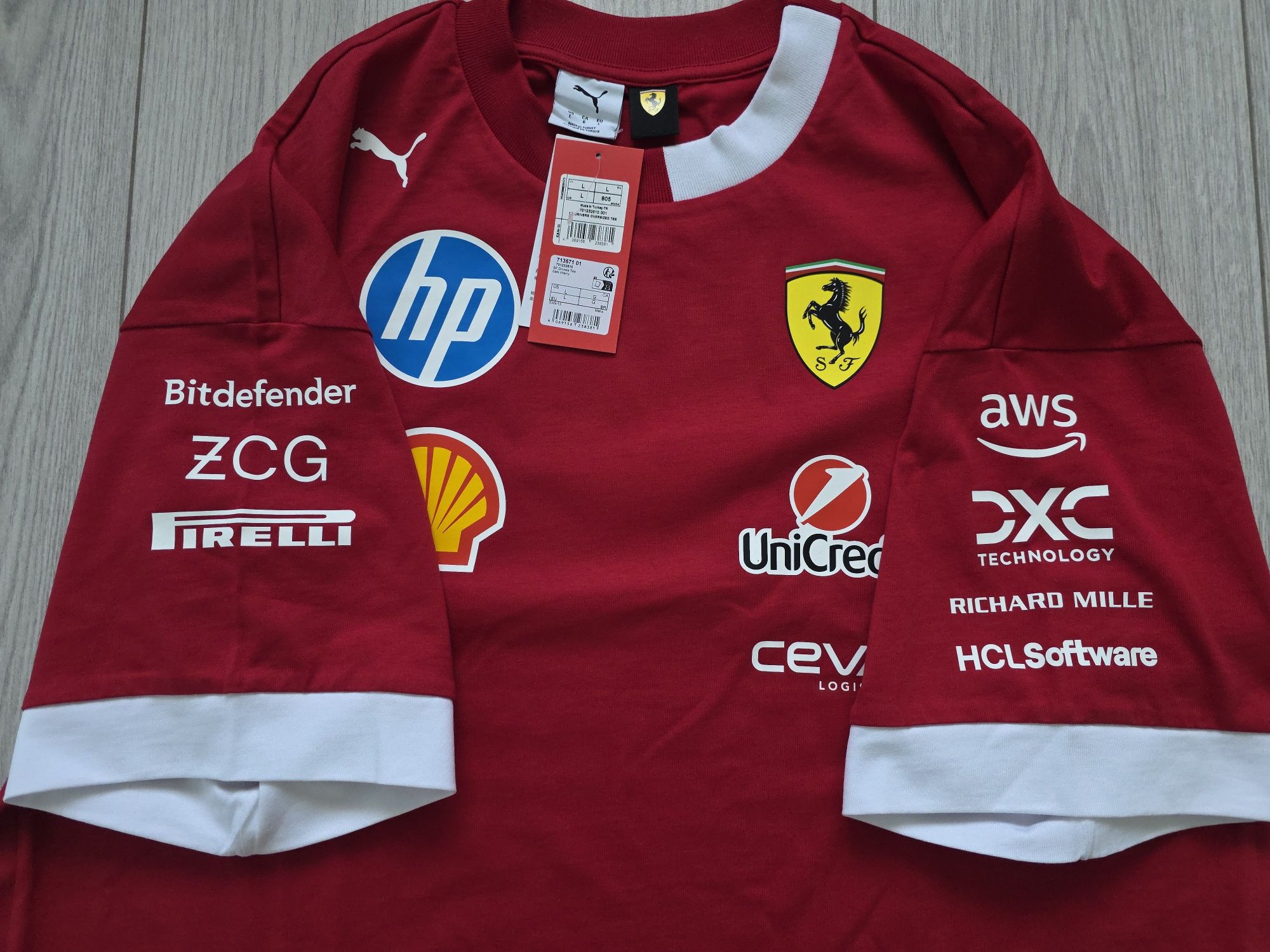 Scuderia Ferrari, oversize 2025, Puma, koszulka F1, Formuła 1, Leclerc