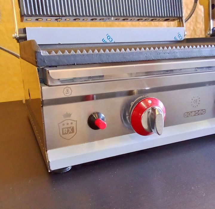 Grelhador/Tostadeira Elétrico e a Gás. Restauração