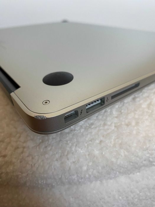 Apple Macbook Air 2017 13 cali 8 GB