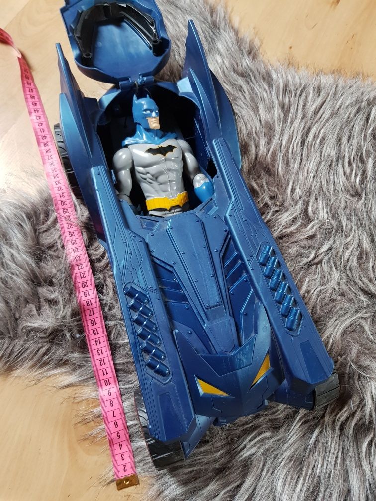 Batman + batmobil