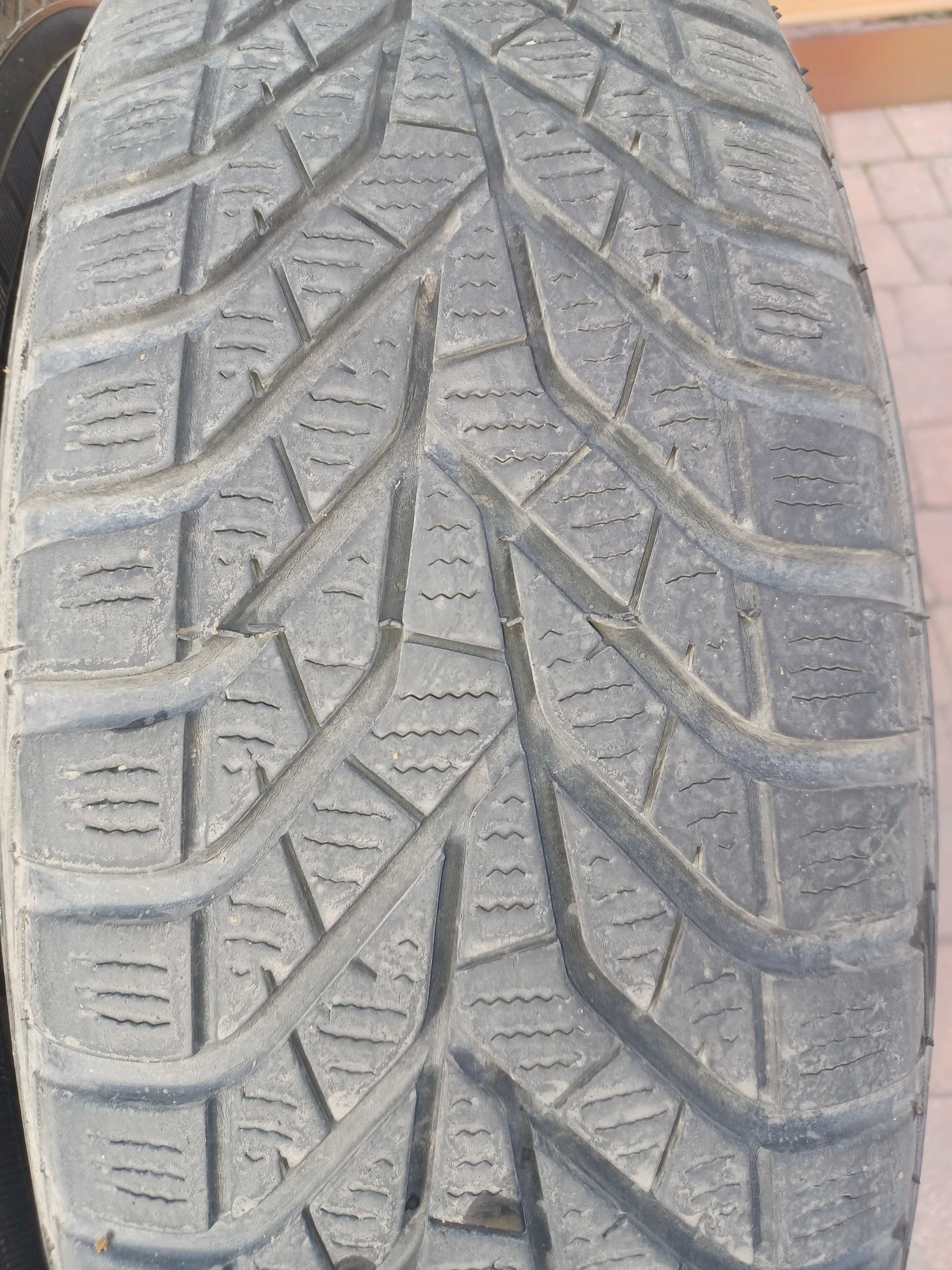 205/70 R15 Yokohama zimowe W.Drive 96T używane