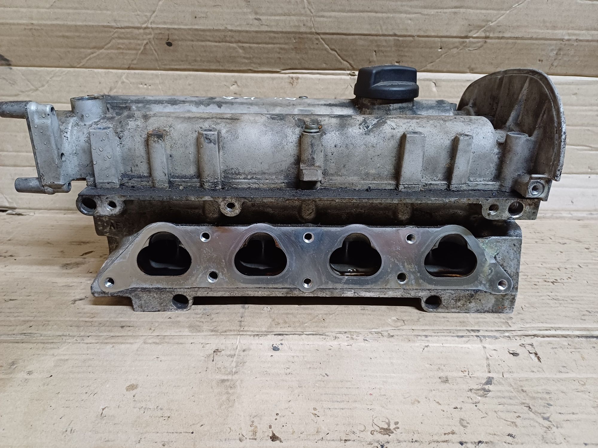ГБЦ 1.4 1.6 16V головка блоку циліндрів Volkswagen Golf 4 Audi A3 Skod