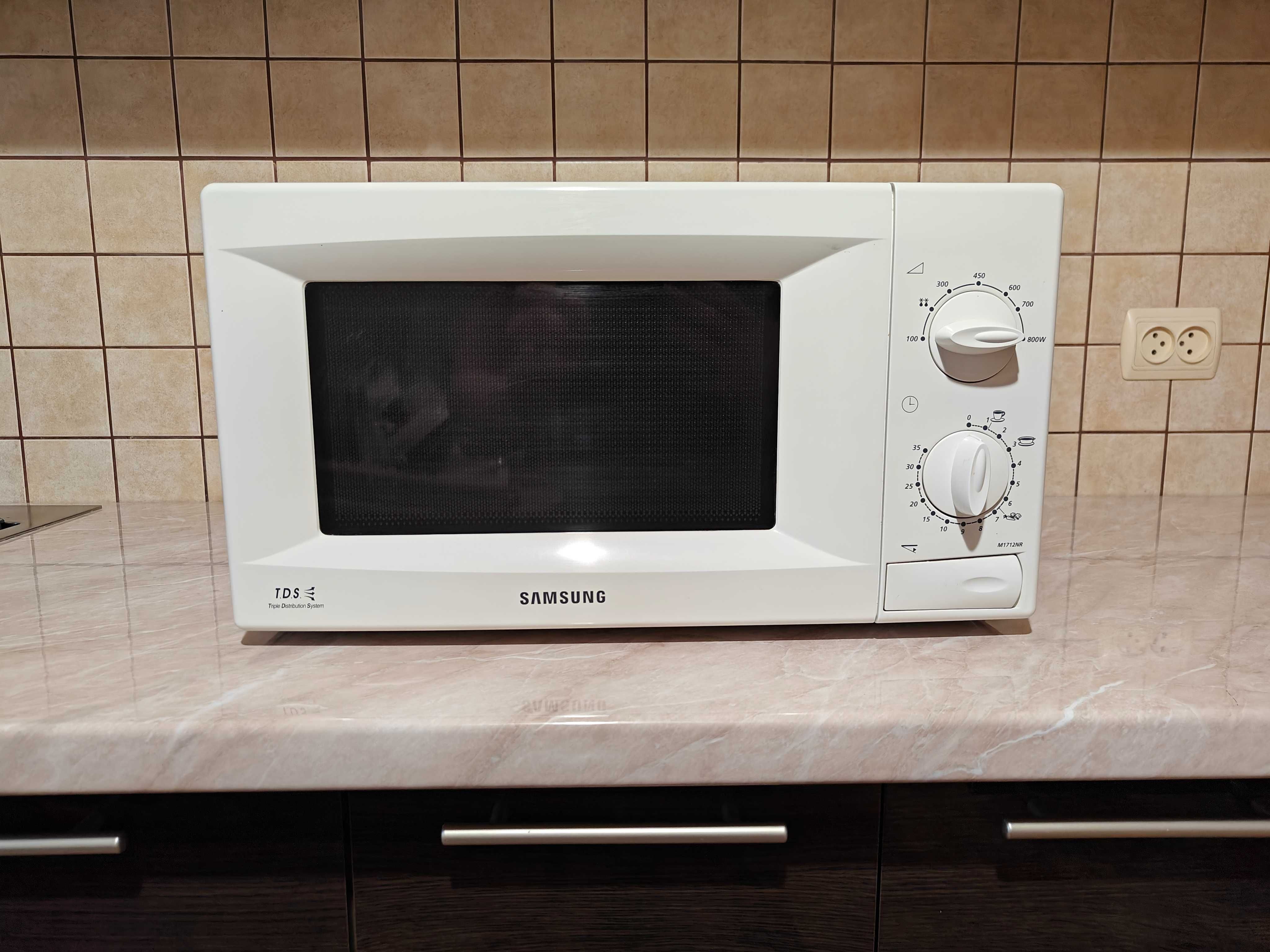Мікрохвильова піч Samsung