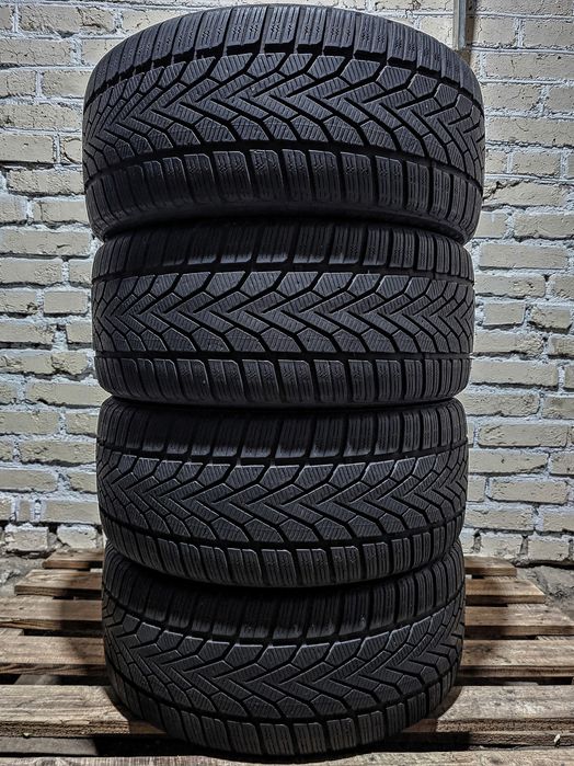 Зимові 235/45r17 Semperit | 7.5mm | 2023 | Germany | Преміум шини
