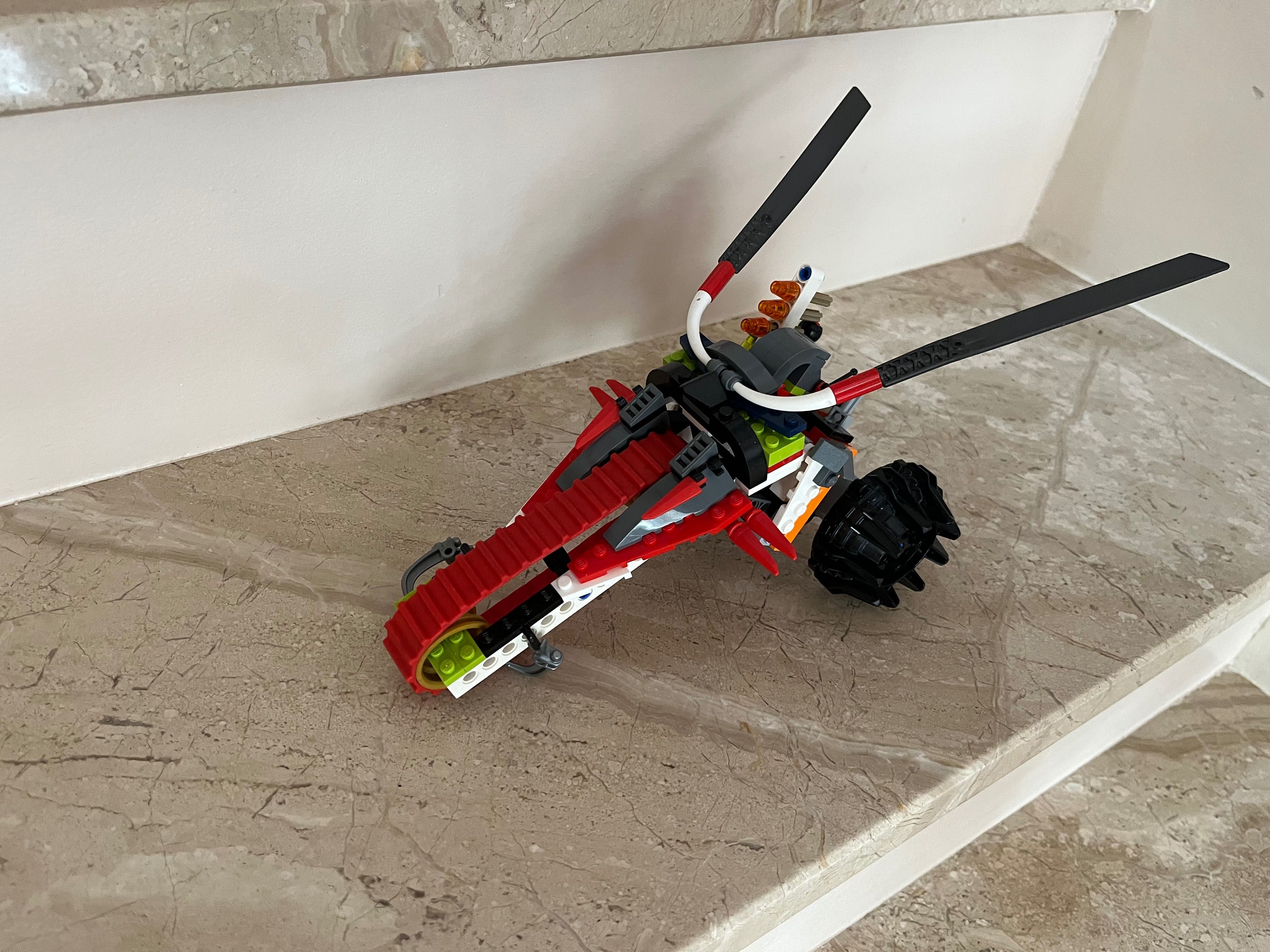 Lego 100 % - Pojazd z Ninjago