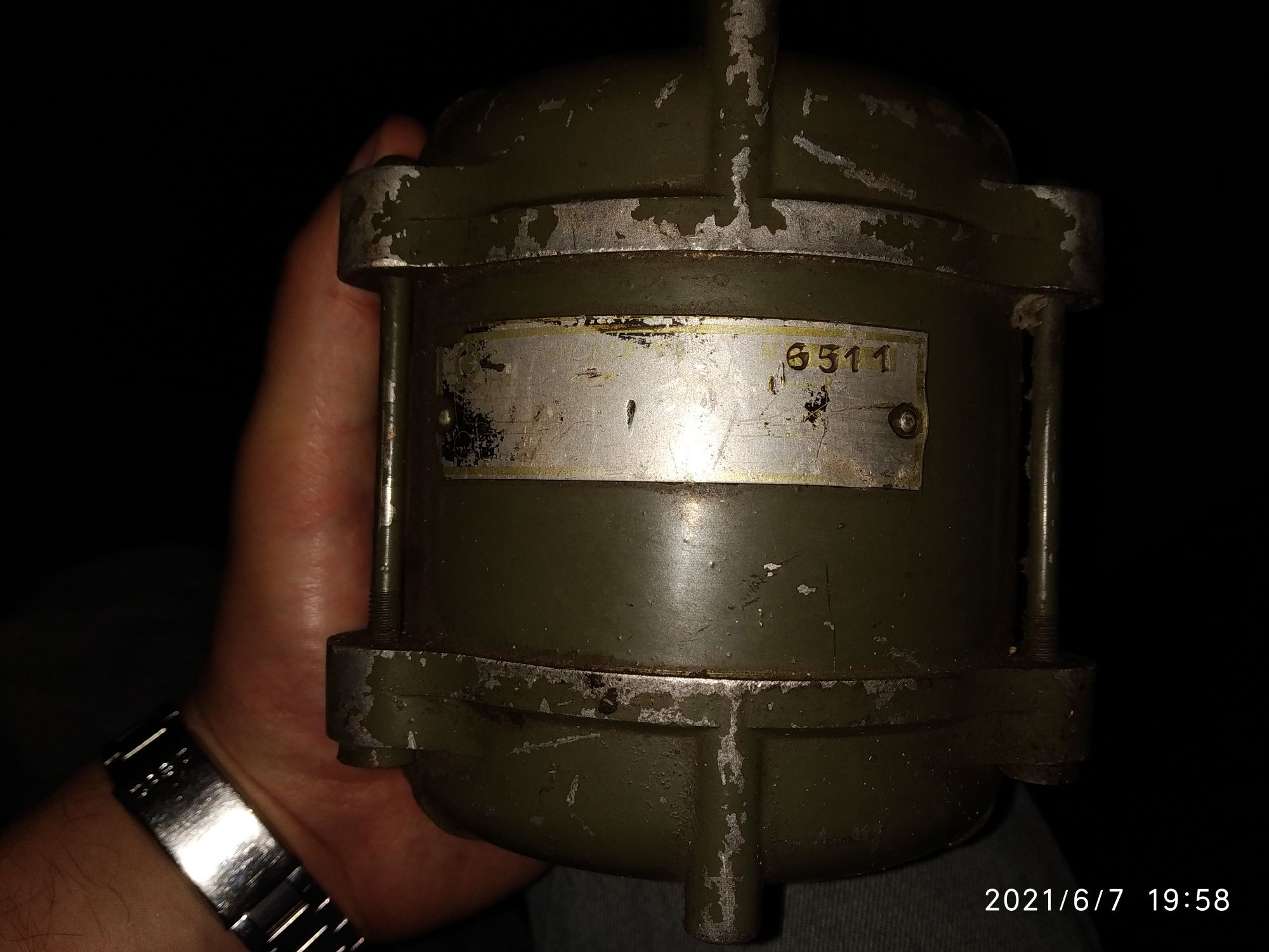 Продам электродвигатель