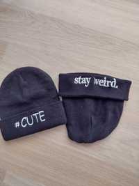 2 czapki z napisami Cute & Stay Weird