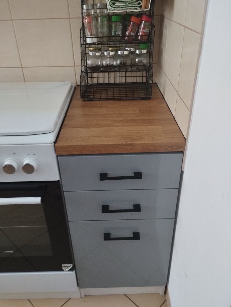 Meble kuchenne z okapem Rezerwacja