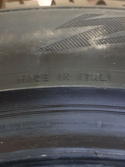 Продам зимову резину 235/45 R18 Firestone Winterhaw 4 (22-23р.в.) 8мм.