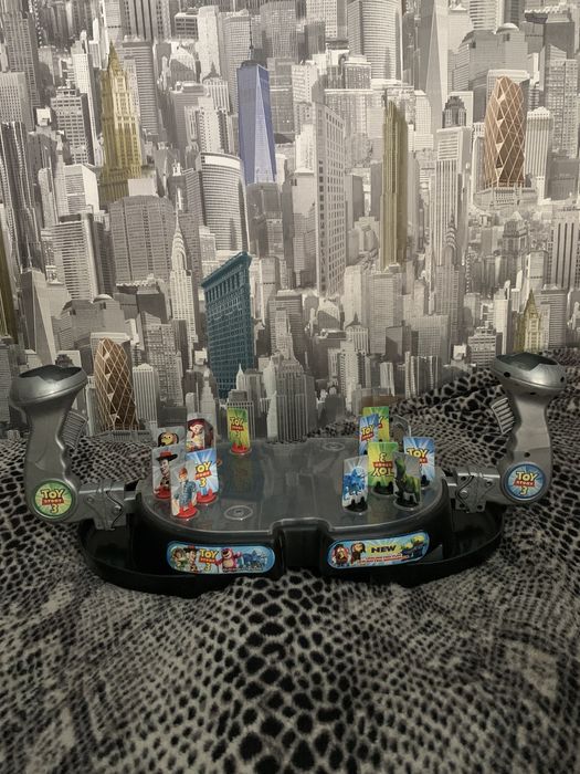 Іграшка. Стрілялки. Гра настільна для дітей. Гра. Історія Іграшок.